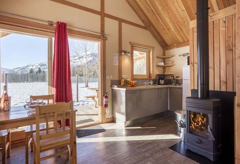 בית מלון כפרי Huttopia Bourg St Maurice