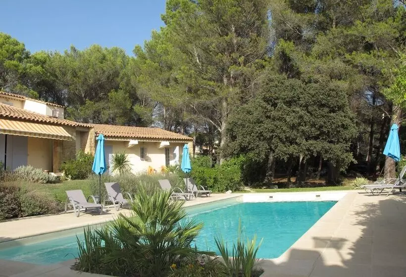 L Oustau De Bigatié