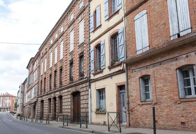 פנסיון 46fm : Montauban Guest House