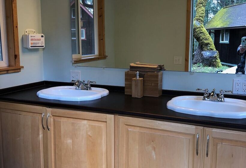 渡假胜地  Heartwood Mountain Sanctuary