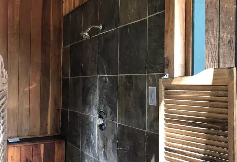 Lomakeskus Heartwood Mountain Sanctuary