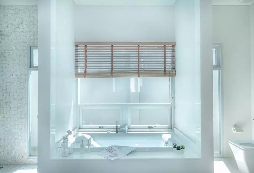 Tarton Bou Pool Villa