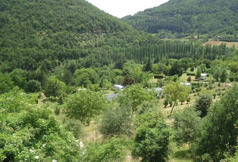 فندق Camping Le Roc Qui Parle