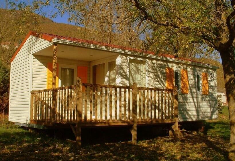 فندق Camping Le Roc Qui Parle