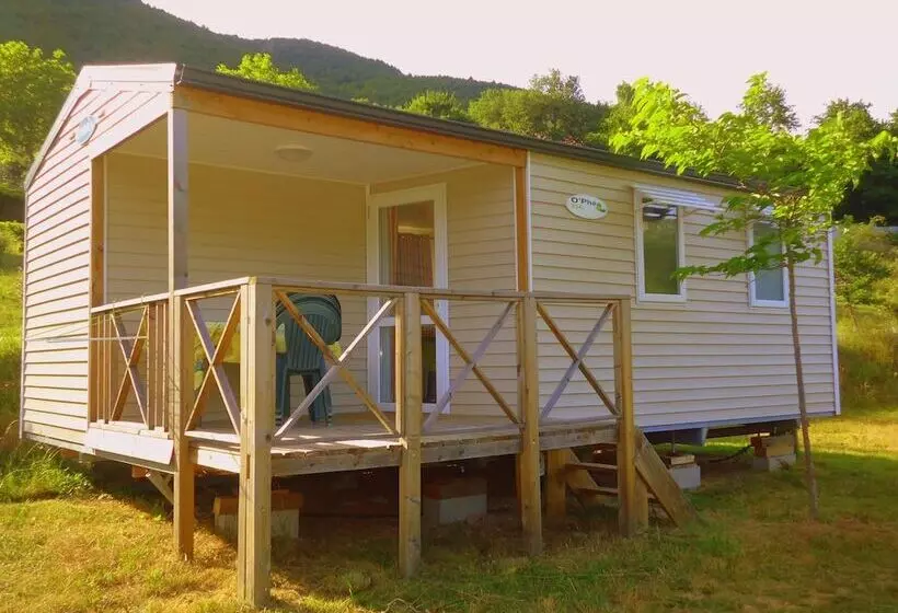 ホテル Camping Le Roc Qui Parle