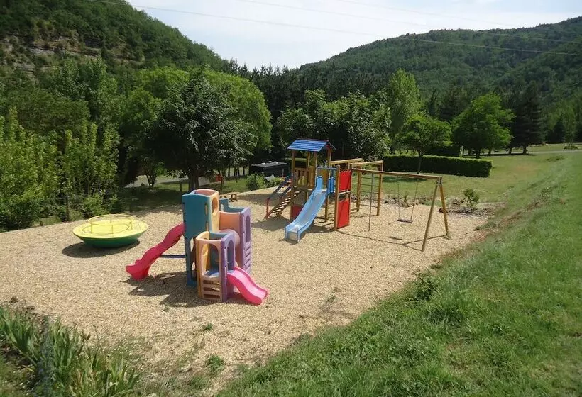 ホテル Camping Le Roc Qui Parle