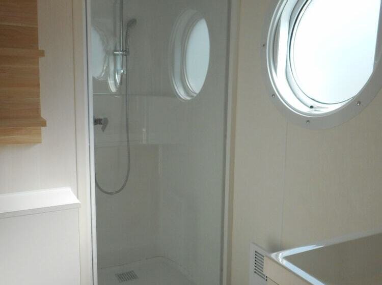 فندق Camping Le Roc Qui Parle