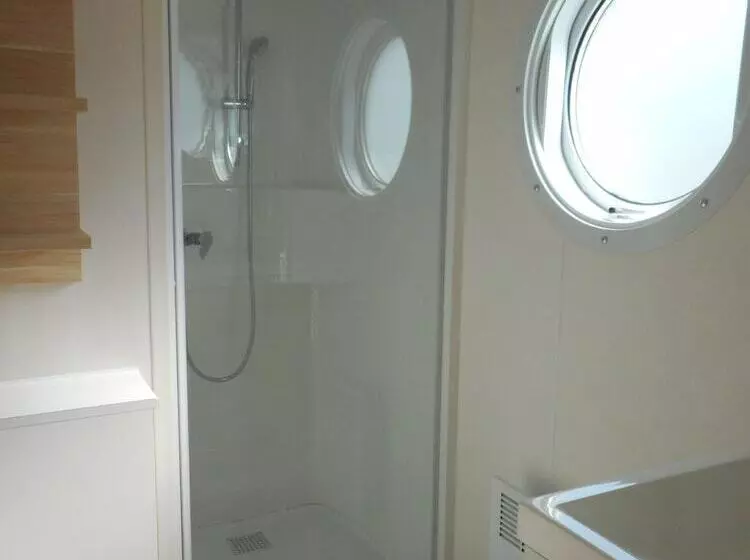 ホテル Camping Le Roc Qui Parle