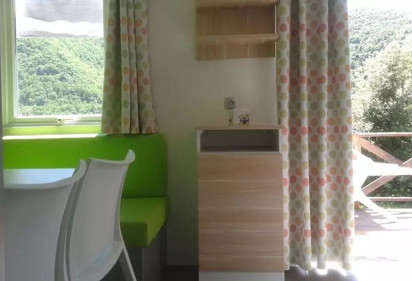 ホテル Camping Le Roc Qui Parle