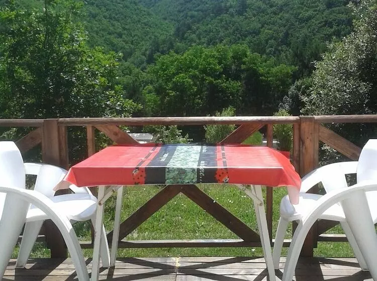 ホテル Camping Le Roc Qui Parle