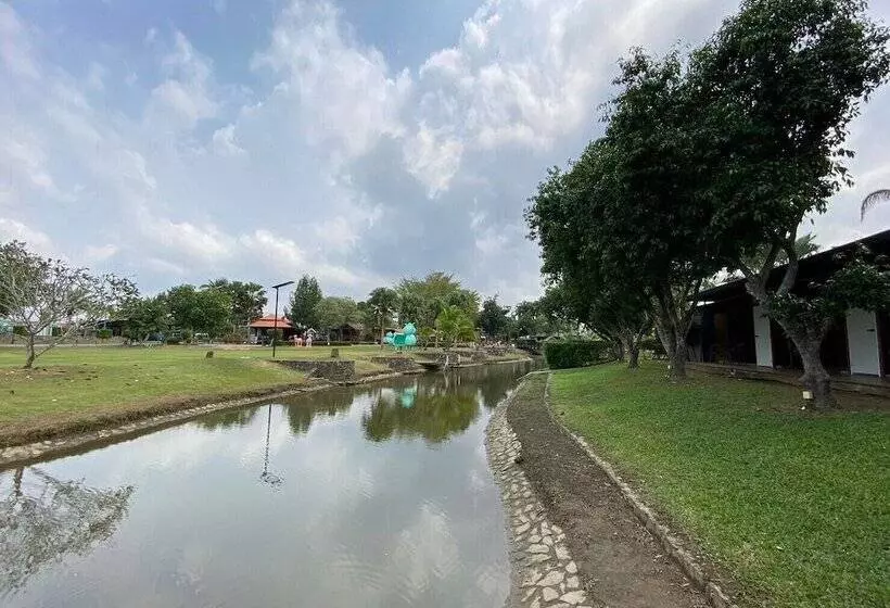 Hotelli Greta Resort And Sport Club