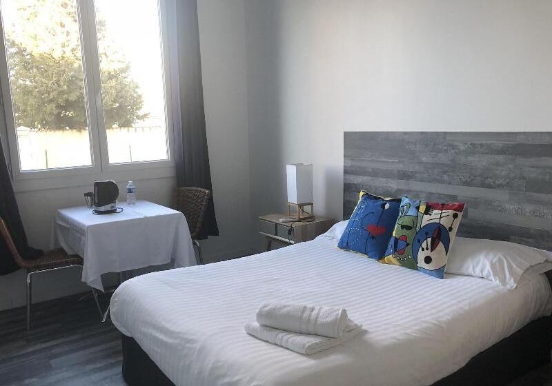 ホテル Hôtel Restaurant La Plage