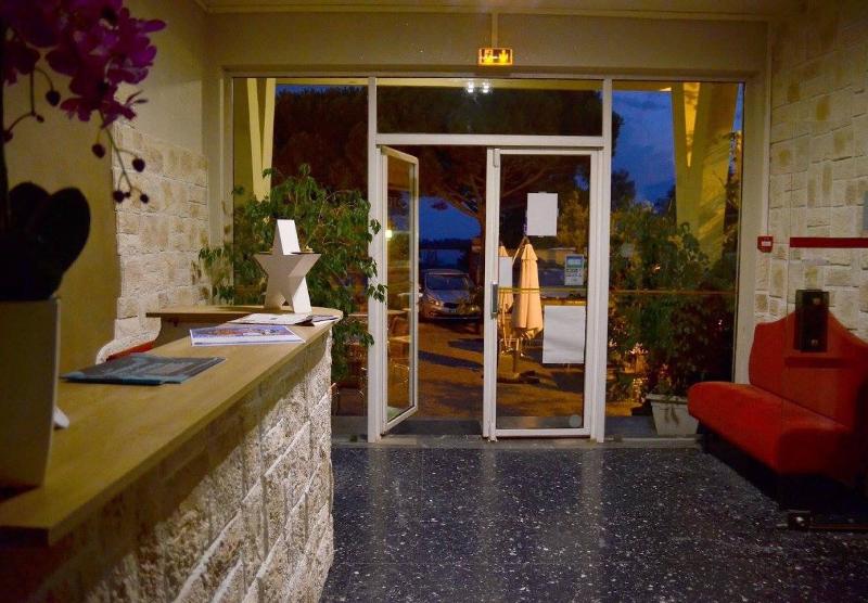 ホテル Hôtel Restaurant La Plage