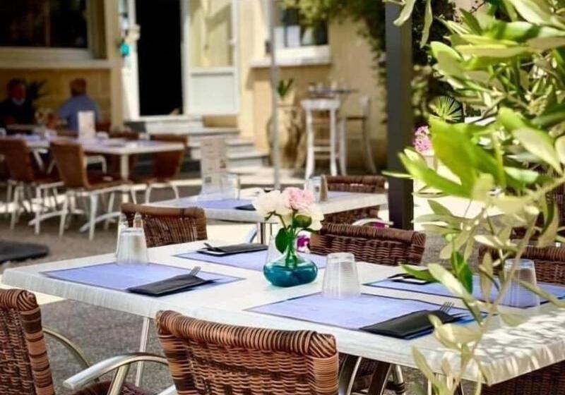 ホテル Hôtel Restaurant La Plage