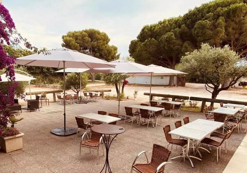 Hotelli Hôtel Restaurant La Plage