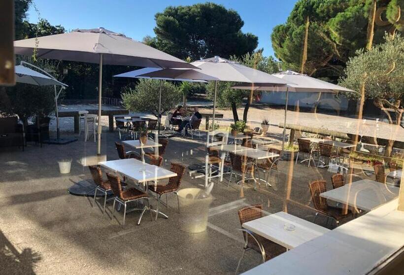 ホテル Hôtel Restaurant La Plage