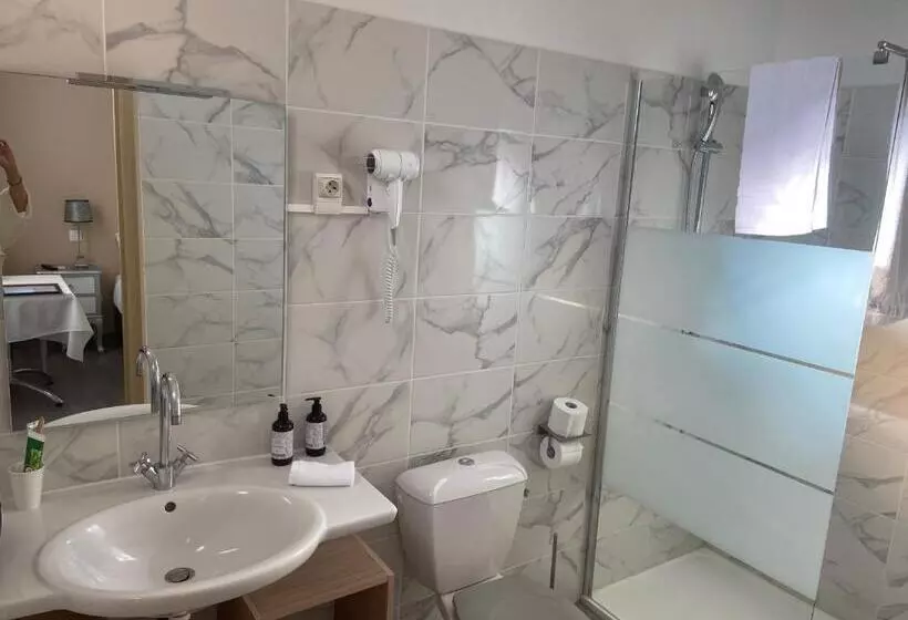 Hotelli Hôtel Restaurant La Plage