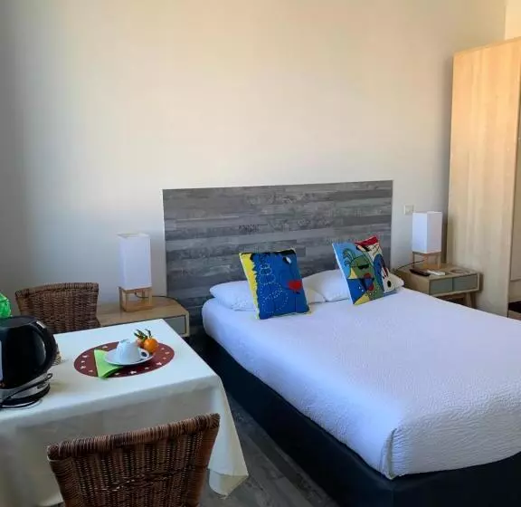 Hotelli Hôtel Restaurant La Plage