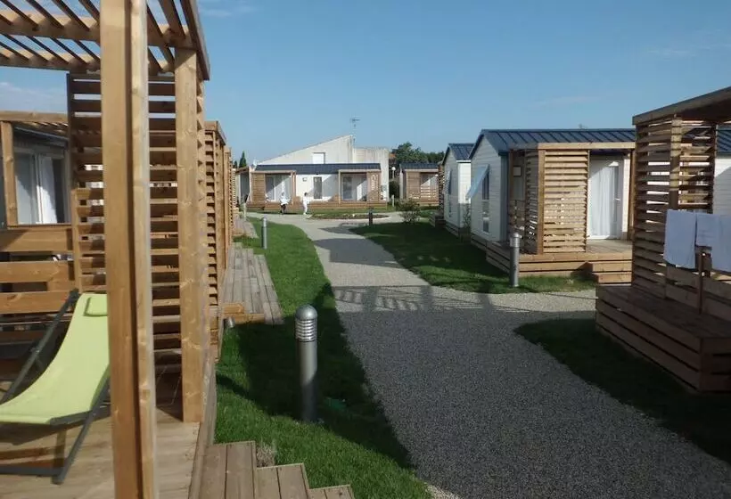 Hotelli Ulvf Les Beaupins