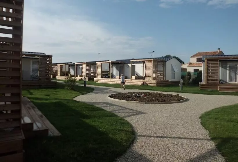 Hotelli Ulvf Les Beaupins