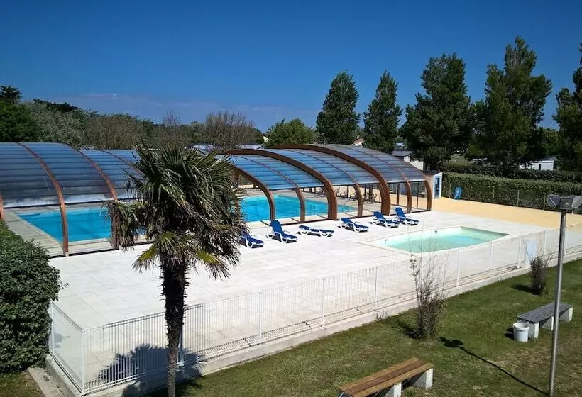 Hotelli Ulvf Les Beaupins