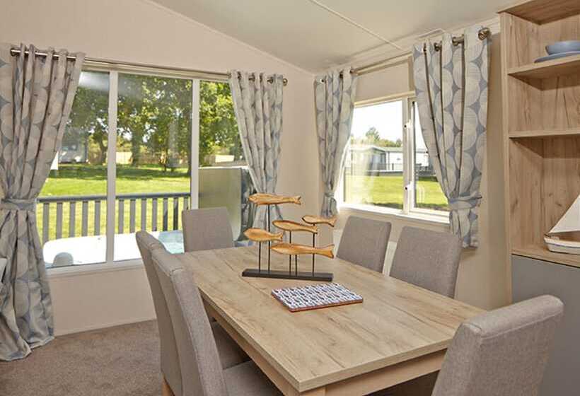 호텔 St Helens Coastal Resort