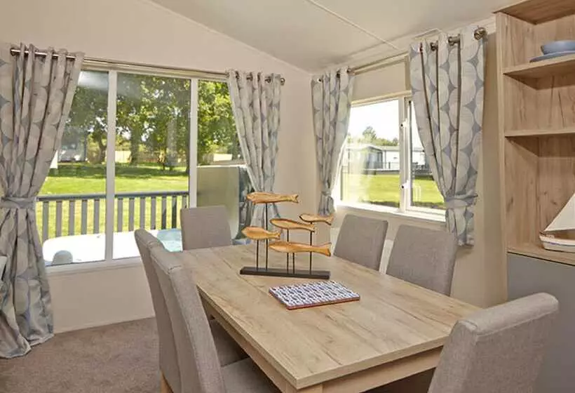 Hotelli St Helens Coastal Resort