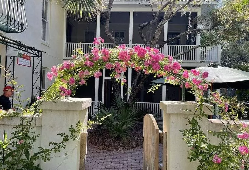 Aamiaismajoitus (B&B) Hibiscus Coffee & Guesthouse