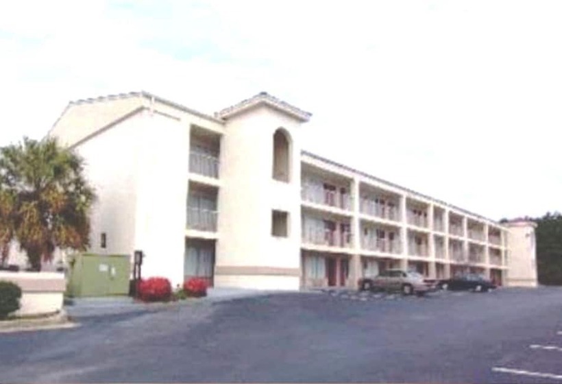 ホテル Deerfield Inn & Suites