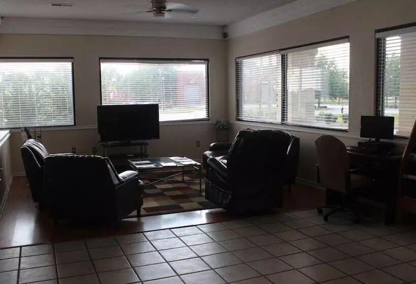 Hotelli Deerfield Inn & Suites