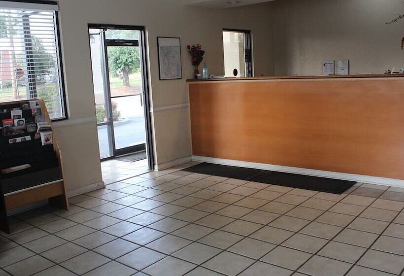 ホテル Deerfield Inn & Suites