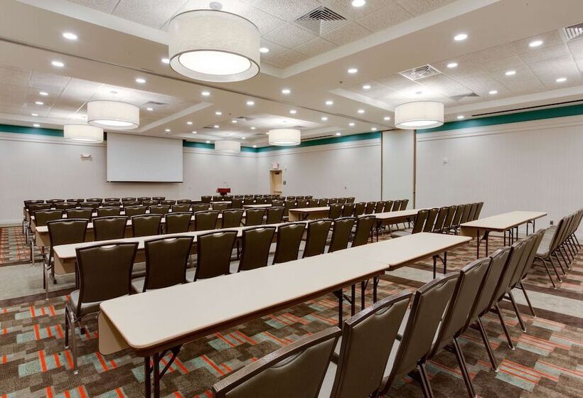 هتل Drury Inn & Suites Charlotte Arrowood