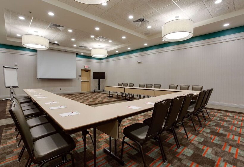 هتل Drury Inn & Suites Charlotte Arrowood