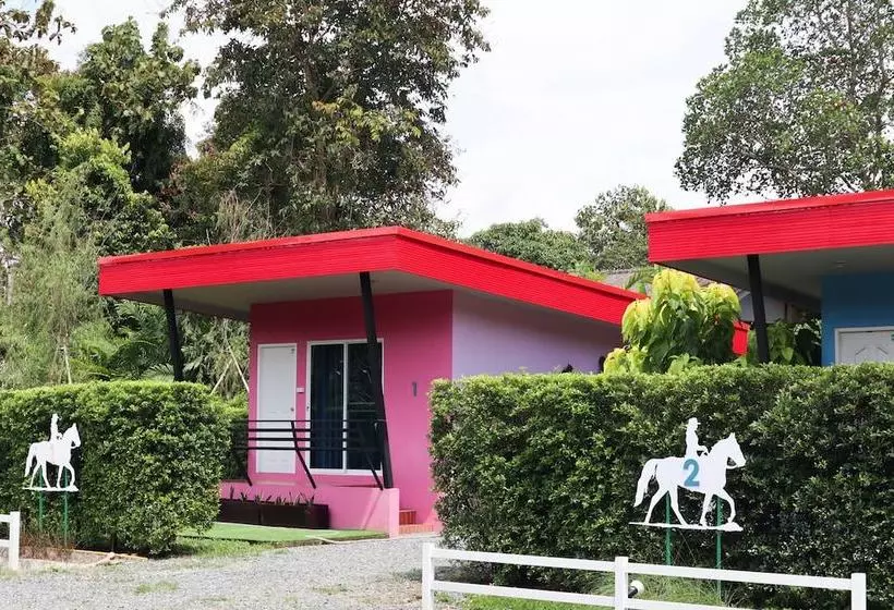 ホテル Pee Mamia Cottage