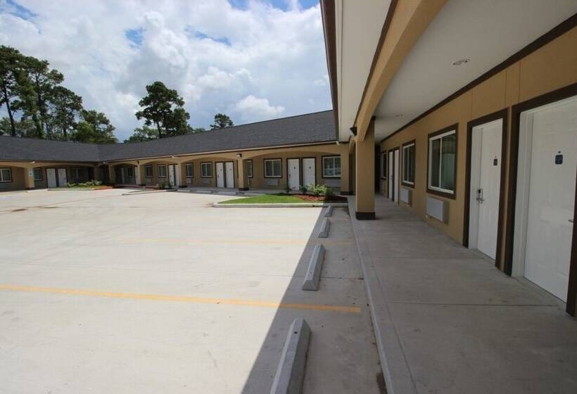 Отель Scottish Inn & Suites