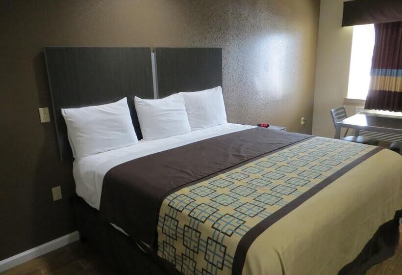 Отель Scottish Inn & Suites