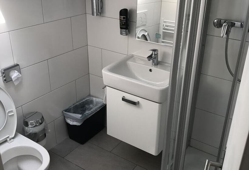 پانسیون Gasthaus 210