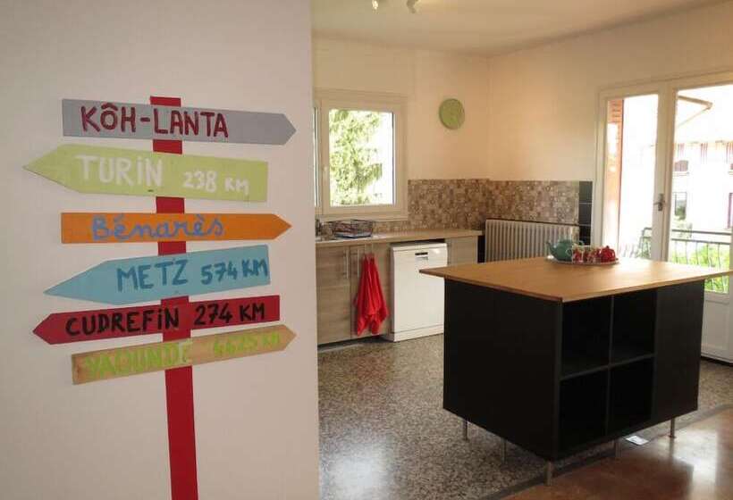 住宿加早餐  Le Portail Rouge