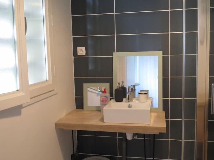 住宿加早餐  Le Portail Rouge