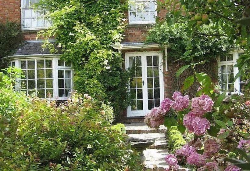 مبيت وإفطار The Old Stables