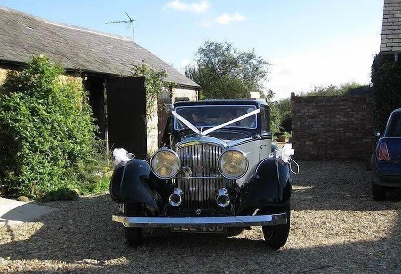 مبيت وإفطار The Old Stables