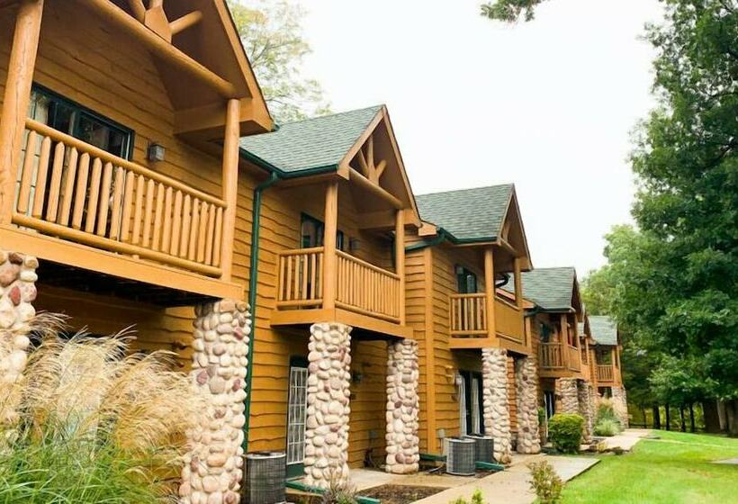 Grand Bear Resort At Starved Rock