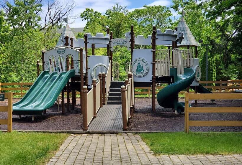 Grand Bear Resort At Starved Rock