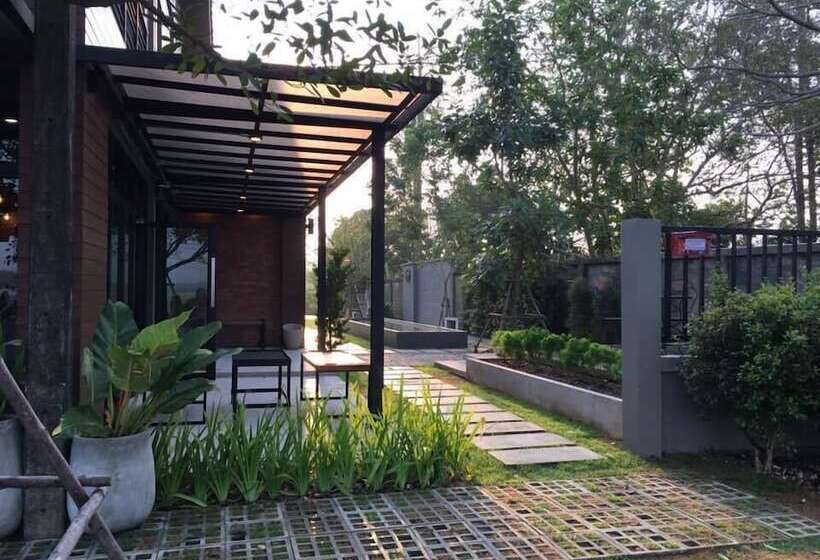 酒店 Canvas Family Home