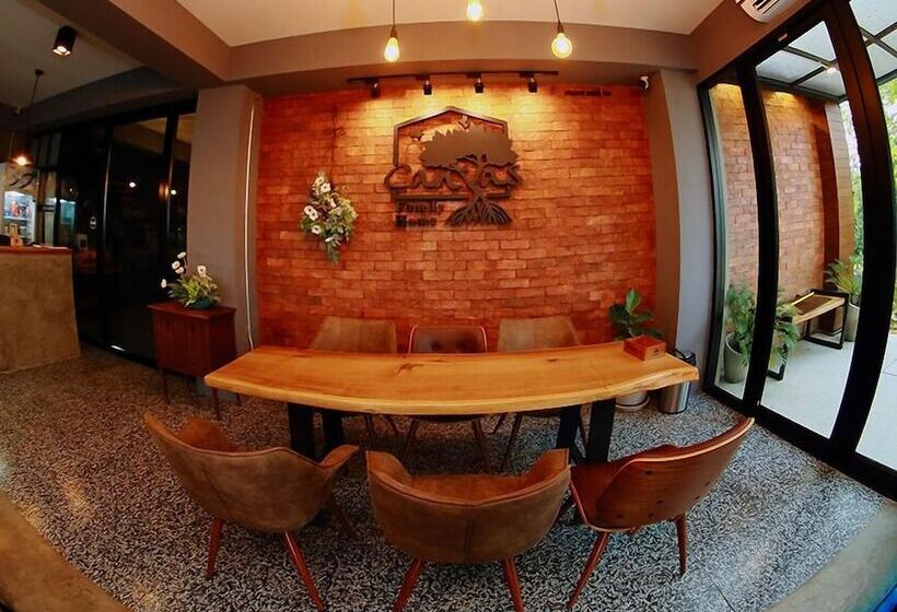 酒店 Canvas Family Home