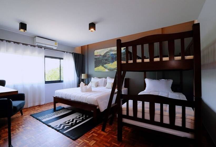 酒店 Canvas Family Home