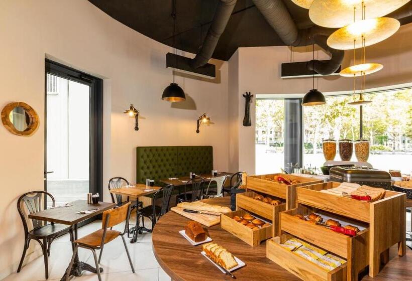 Hotel Ibis Styles Puteaux Paris La Defense