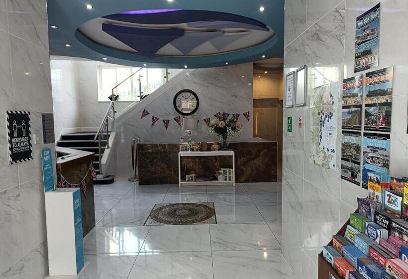 בית מלון כפרי Torbay Court