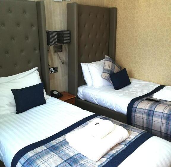 בית מלון כפרי Torbay Court