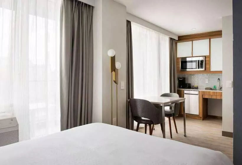 Hotelli Towneplace Suites By Marriott New York Long Island City